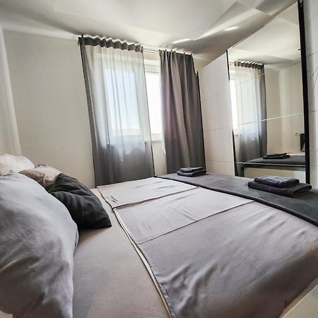 קופר Villa Capris Apartments מראה חיצוני תמונה
