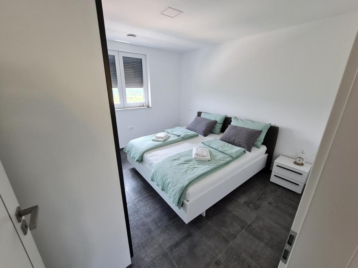 קופר Villa Capris Apartments מראה חיצוני תמונה