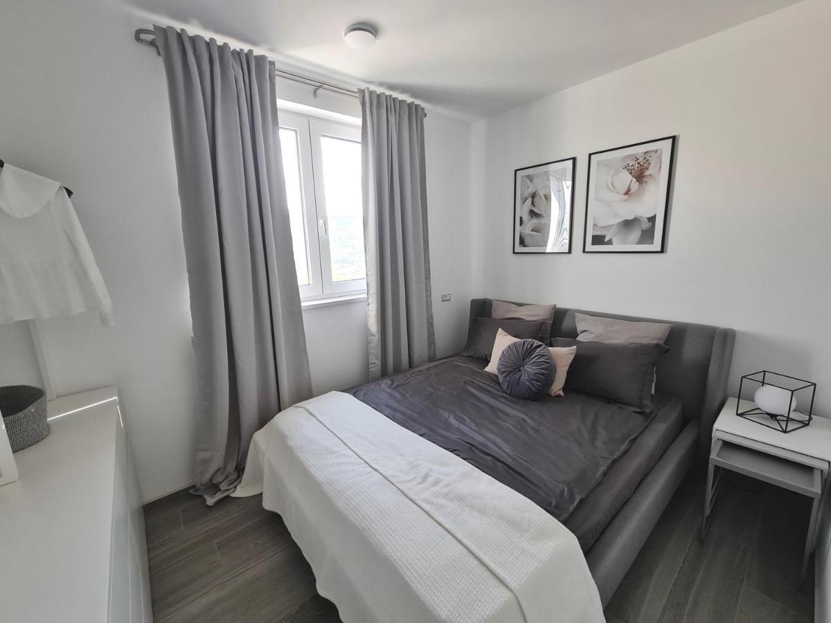 קופר Villa Capris Apartments מראה חיצוני תמונה